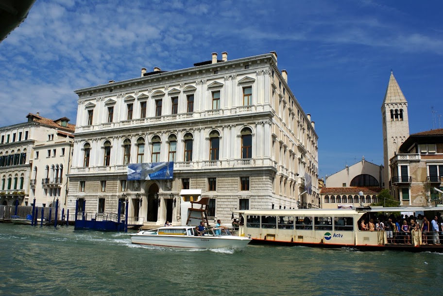 Палаццо Грасси (Palazzo Grassi) в Венеции - достопримечательности