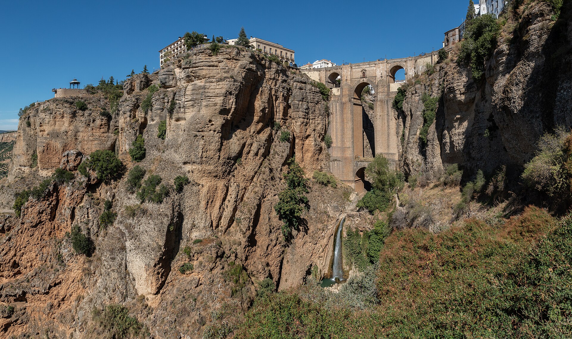 Ronda (Ронда), Андалусия, Испания - путеводитель, достопримечательности Ронды, туристический маршрут по городу с картой. Что посмотреть в Ронде,как проехать