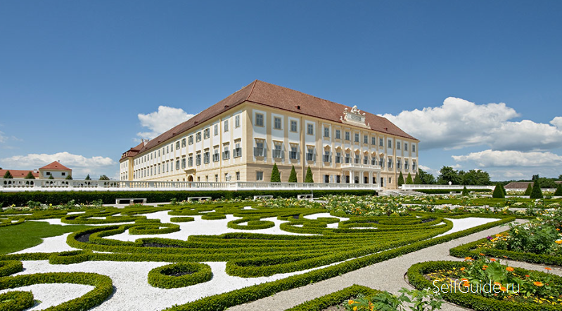 Замок Хоф (Schloss Hof) в окрестностях Вены, Австрия