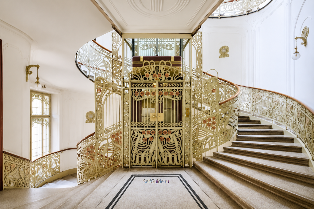 Майоликовый дом (Majolikahaus) в Вене