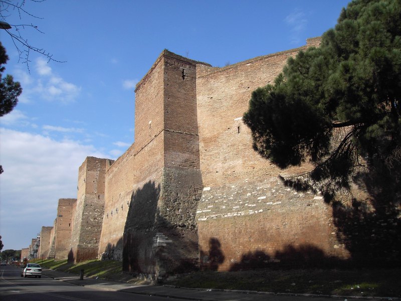 File:Celio - le mura tra porta san Sebastiano e porta Ardeatina 1974.JPG